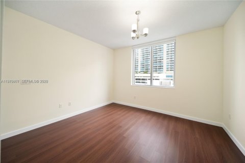 Copropriété à louer à Miami, Floride: 1 chambre, 89.46 m2 № 2050153 - photo 7