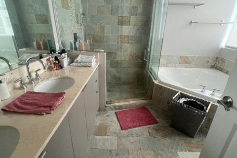 Снять в аренду кондоминиум в Санрайз, Флорида 3 спальни, 143.63м2, № 2005955 - фото 19