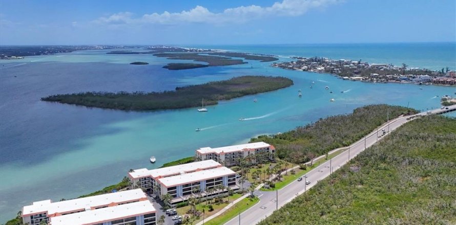 Condo in Englewood, Florida, 2 bedrooms № 1622970