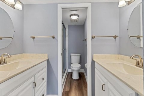 Condo in Englewood, Florida, 2 bedrooms  № 1622970 - photo 26