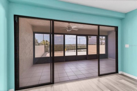 Condo in Englewood, Florida, 2 bedrooms  № 1622970 - photo 11