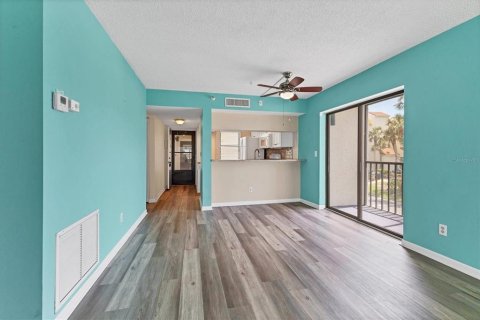 Condo in Englewood, Florida, 2 bedrooms  № 1622970 - photo 13