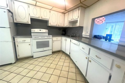 Copropriété à vendre à Miami, Floride: 1 chambre, 96.25 m2 № 1957527 - photo 4