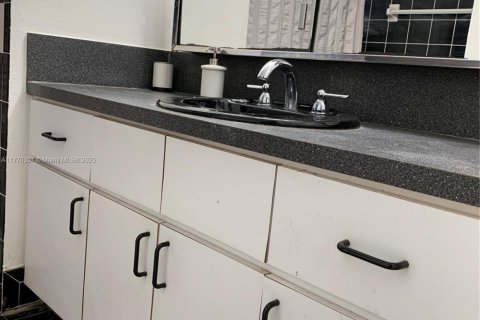Copropriété à vendre à Miami, Floride: 1 chambre, 96.25 m2 № 1957527 - photo 13