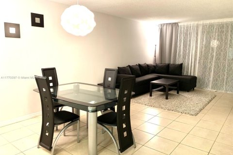 Copropriété à vendre à Miami, Floride: 1 chambre, 96.25 m2 № 1957527 - photo 1