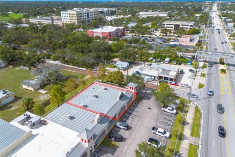Propiedad comercial en alquiler en Largo, Florida № 2103849 - foto 4
