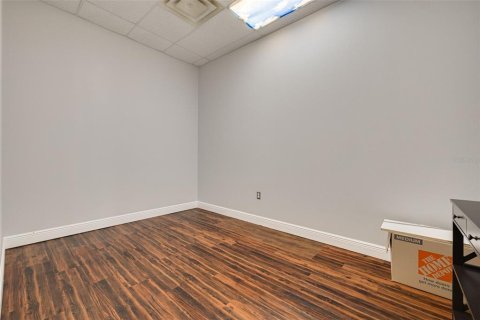 Propiedad comercial en alquiler en Largo, Florida № 2103849 - foto 21