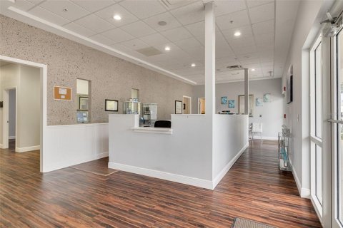 Propiedad comercial en alquiler en Largo, Florida № 2103849 - foto 10