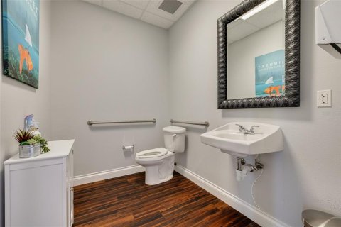 Propiedad comercial en alquiler en Largo, Florida № 2103849 - foto 12