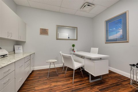 Propiedad comercial en alquiler en Largo, Florida № 2103849 - foto 26