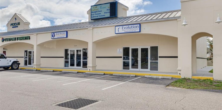 Propiedad comercial en Largo, Florida № 2103849