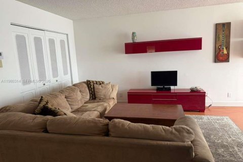 Copropriété à vendre à Sunny Isles Beach, Floride: 2 chambres, 83.05 m2 № 2044872 - photo 7