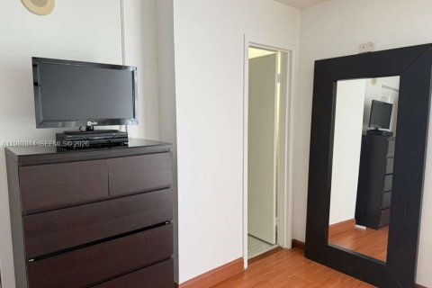 Copropriété à vendre à Sunny Isles Beach, Floride: 2 chambres, 83.05 m2 № 2044872 - photo 9