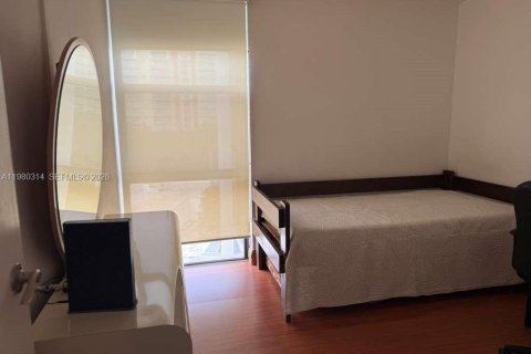 Copropriété à vendre à Sunny Isles Beach, Floride: 2 chambres, 83.05 m2 № 2044872 - photo 11