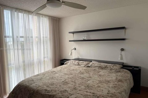 Copropriété à vendre à Sunny Isles Beach, Floride: 2 chambres, 83.05 m2 № 2044872 - photo 8