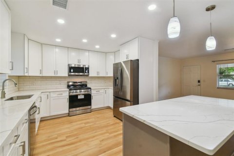 House in Tampa, Florida 3 bedrooms, 150.13 sq.m. № 1849892 - photo 18