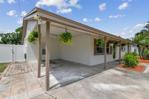 House in Tampa, Florida 3 bedrooms, 150.13 sq.m. № 1849892 - photo 9