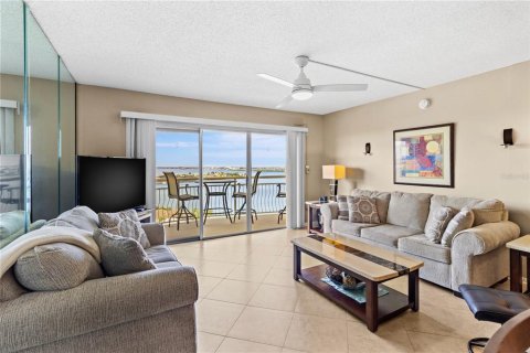 Condo in Saint Petersburg, Florida, 2 bedrooms  № 2349193 - photo 10