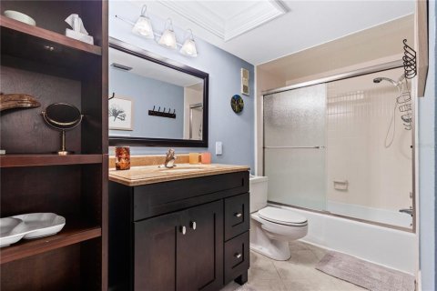 Condo in Saint Petersburg, Florida, 2 bedrooms  № 2349193 - photo 14