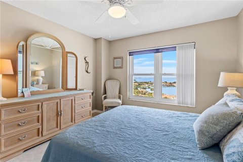 Condo in Saint Petersburg, Florida, 2 bedrooms  № 2349193 - photo 17