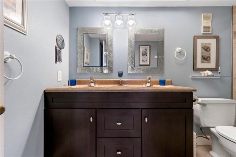 Condo in Saint Petersburg, Florida, 2 bedrooms  № 2349193 - photo 26