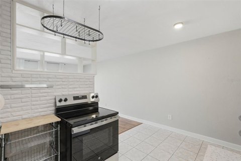 Condominio en venta en Kenneth City, Florida, 1 dormitorio, 60.57 m2 № 2101363 - foto 7