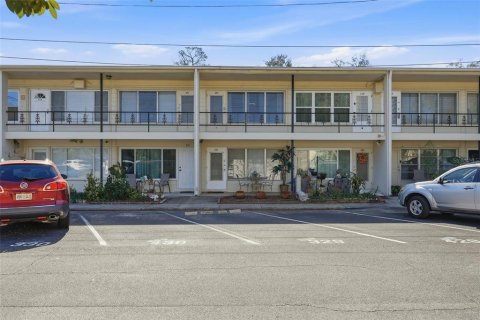 Condominio en venta en Kenneth City, Florida, 1 dormitorio, 60.57 m2 № 2101363 - foto 27