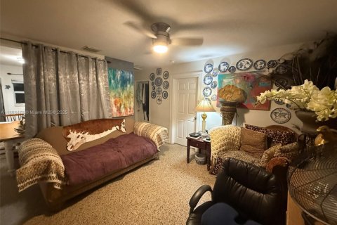 Villa ou maison à vendre à Oakland Park, Floride: 2 chambres, 85.1 m2 № 1895305 - photo 12