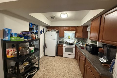 Villa ou maison à vendre à Oakland Park, Floride: 2 chambres, 85.1 m2 № 1895305 - photo 7