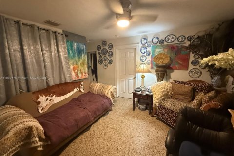 Villa ou maison à vendre à Oakland Park, Floride: 2 chambres, 85.1 m2 № 1895305 - photo 13