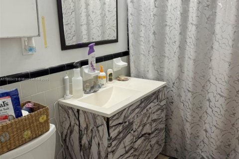 Villa ou maison à vendre à Oakland Park, Floride: 2 chambres, 85.1 m2 № 1895305 - photo 14