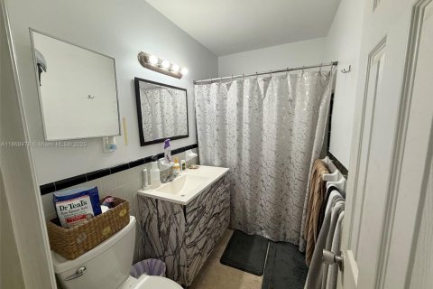 Villa ou maison à vendre à Oakland Park, Floride: 2 chambres, 85.1 m2 № 1895305 - photo 15