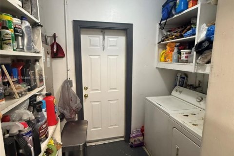 Villa ou maison à vendre à Oakland Park, Floride: 2 chambres, 85.1 m2 № 1895305 - photo 8