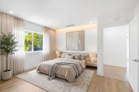 Villa ou maison à vendre à Biscayne Park, Floride: 3 chambres, 168.25 m2 № 2390137 - photo 16