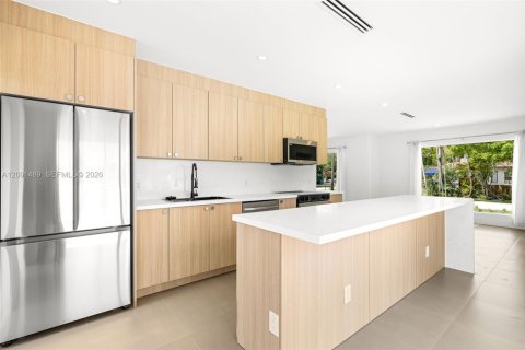 Villa ou maison à vendre à Biscayne Park, Floride: 3 chambres, 168.25 m2 № 2390137 - photo 7