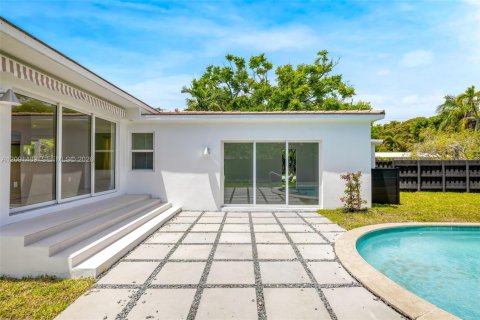 Villa ou maison à vendre à Biscayne Park, Floride: 3 chambres, 168.25 m2 № 2390137 - photo 27