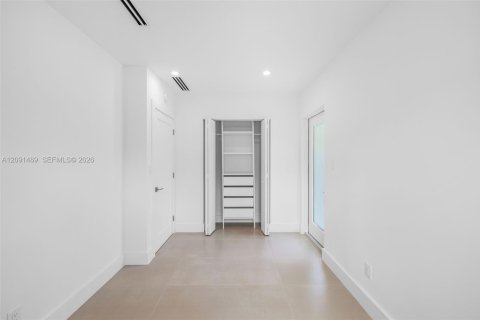 Villa ou maison à vendre à Biscayne Park, Floride: 3 chambres, 168.25 m2 № 2390137 - photo 25