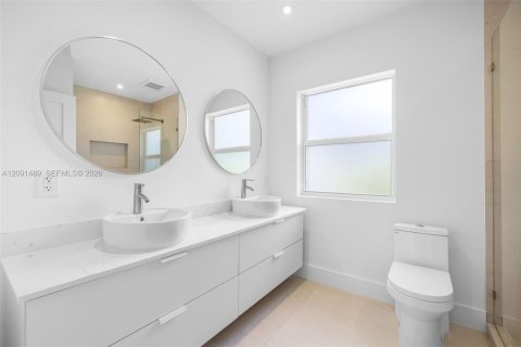 Villa ou maison à vendre à Biscayne Park, Floride: 3 chambres, 168.25 m2 № 2390137 - photo 19