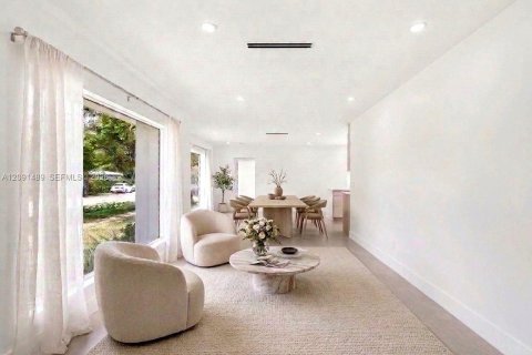 Villa ou maison à vendre à Biscayne Park, Floride: 3 chambres, 168.25 m2 № 2390137 - photo 5