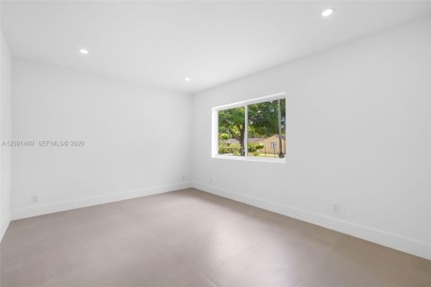 Villa ou maison à vendre à Biscayne Park, Floride: 3 chambres, 168.25 m2 № 2390137 - photo 21