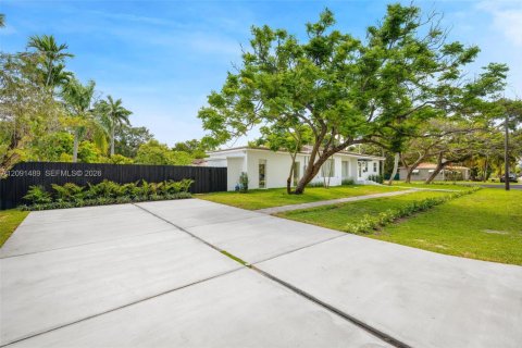 Villa ou maison à vendre à Biscayne Park, Floride: 3 chambres, 168.25 m2 № 2390137 - photo 30