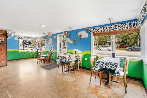 Commercial property in Saint Petersburg, Florida 277.59 sq.m. № 989490 - photo 9