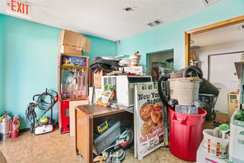 Commercial property in Saint Petersburg, Florida 277.59 sq.m. № 989490 - photo 22