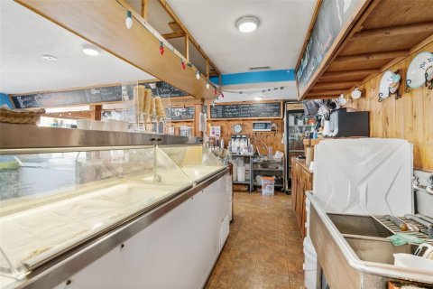 Commercial property in Saint Petersburg, Florida 277.59 sq.m. № 989490 - photo 16