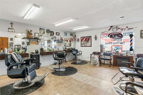 Commercial property in Saint Petersburg, Florida 277.59 sq.m. № 989490 - photo 21