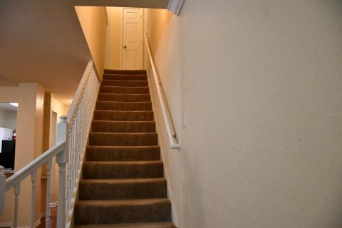 Townhouse in Gainesville, Florida 2 bedrooms, 118.45 sq.m. № 2214953 - photo 8
