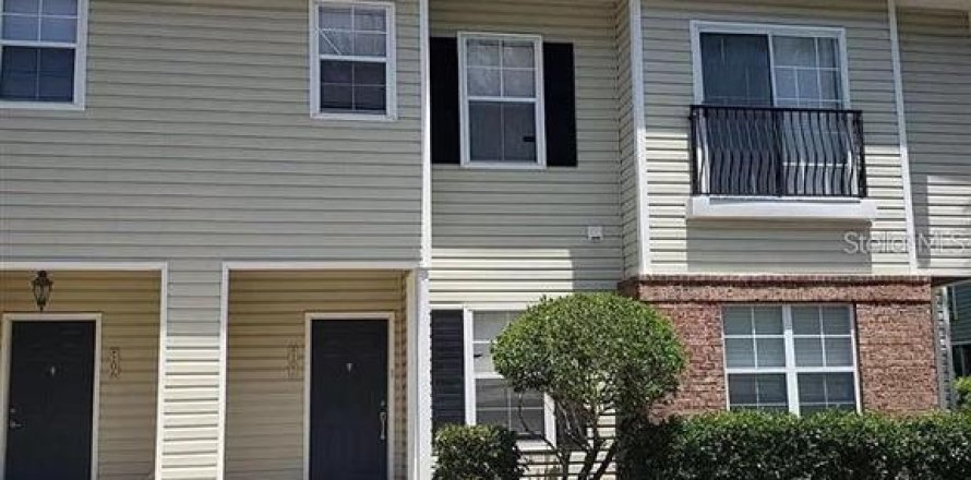 Townhouse in Gainesville, Florida 2 bedrooms, 118.45 sq.m. № 2214953