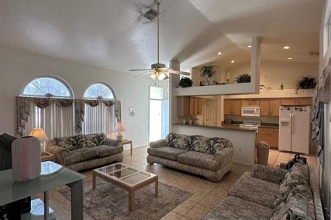 House in Davenport, Florida 4 bedrooms, 172.24 sq.m. № 1766242 - photo 7