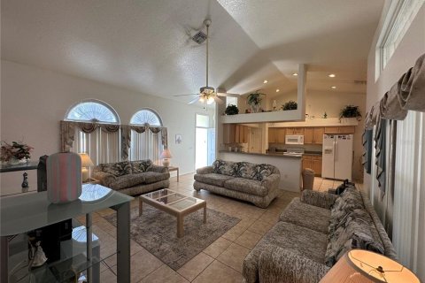 House in Davenport, Florida 4 bedrooms, 172.24 sq.m. № 1766242 - photo 9