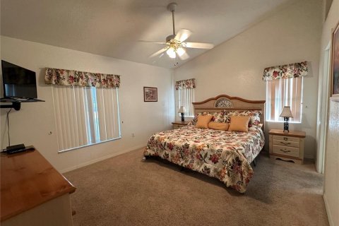 House in Davenport, Florida 4 bedrooms, 172.24 sq.m. № 1766242 - photo 14